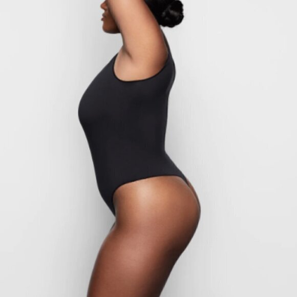 Skims Essential Crew Neck Sleeveless Bodysuit 4X/5X - Picture 3 of 4